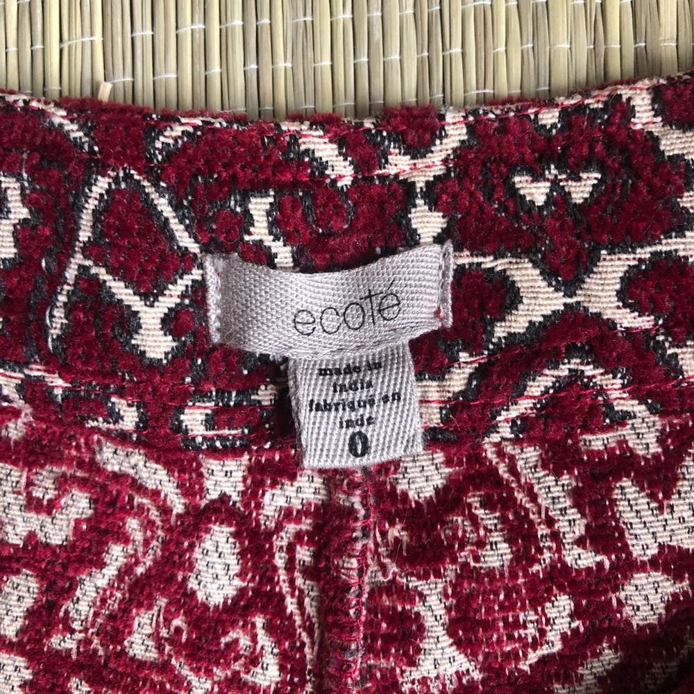 Ecote Urban Outfitters Red Boho Shorts - Size 0 - Picture 3 of 5